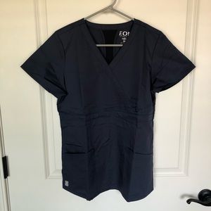 NWT Maevn EON Navy Scrub Top.